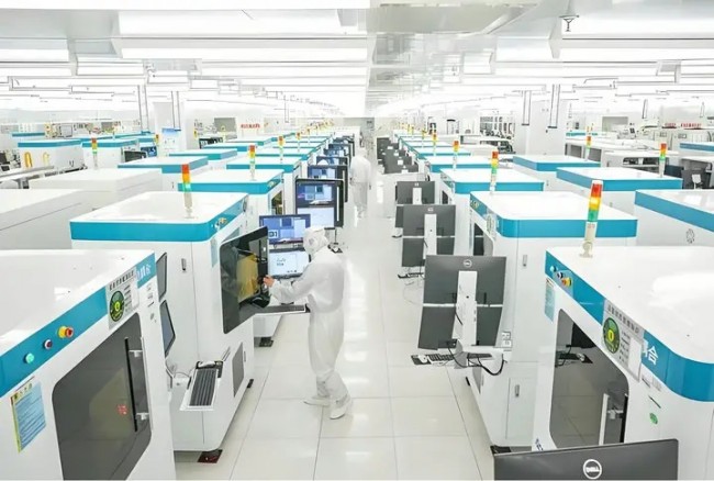 突破制造業(yè)枷鎖 AI機(jī)器視覺(jué)如何定義下一代智能工廠的標(biāo)準(zhǔn)與規(guī)則